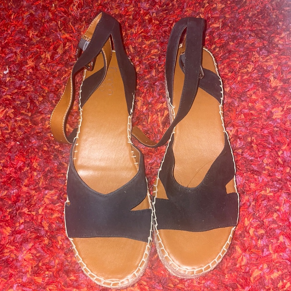 Never Worn Size 12 black wedges